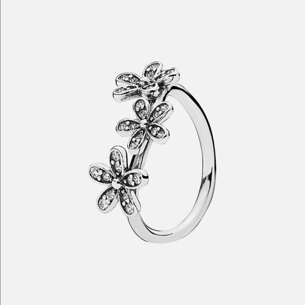Pandora triple dazzling daisy ring